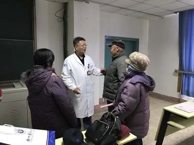 肩關(guān)節(jié)疼痛不等于肩周炎——徐州二院健康教育學(xué)校講座掠影與健康咨詢