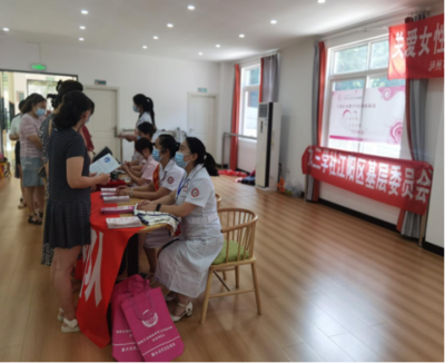 九三學(xué)社江陽區(qū)基層委員會(huì)深入社區(qū)開展“關(guān)愛女性健康”社會(huì)服務(wù)活動(dòng)